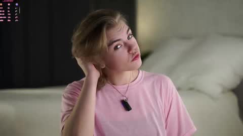 AnishaVivo online show from December 2025 12:21:02 PM