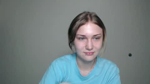 Snapshot of anisiaaa_lovesyou chatting on September 2025 07:17:02 PM Anisia online show from September 2025 07:17:02 PM