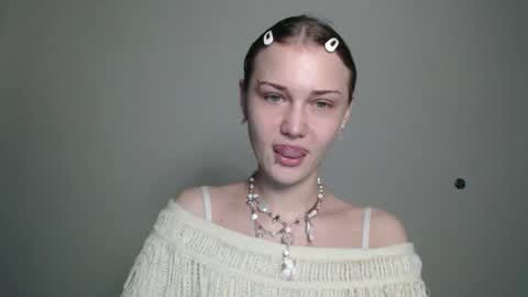 Snapshot of anisiaaa_lovesyou chatting on October 2025 05:21:01 PM Anisia online show from October 2025 05:21:01 PM