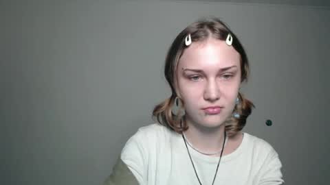 Snapshot of anisiaaa_lovesyou chatting on October 2025 07:56:01 PM Anisia online show from October 2025 07:56:01 PM