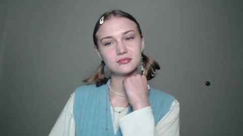 Snapshot of anisiaaa_lovesyou chatting on October 2025 07:42:02 PM Anisia online show from October 2025 07:42:02 PM