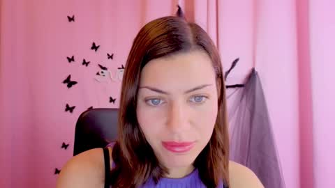 Anni online show from November 2025 03:43:02 PM