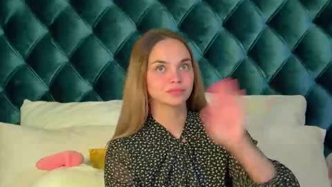 AnitaVenture online show from September 2025 04:25:02 AM