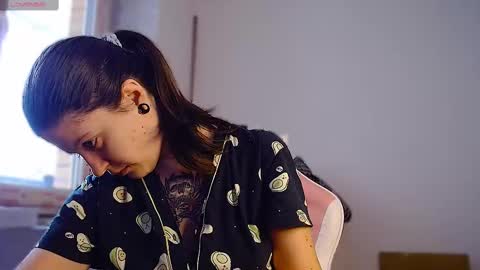 Ann online show from February 2025 12:18:02 PM