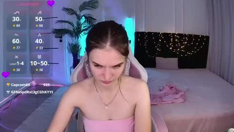 Snapshot of ann_woood chatting on May 2026 06:58:01 PM ann_woood online show from May 2026 06:58:01 PM