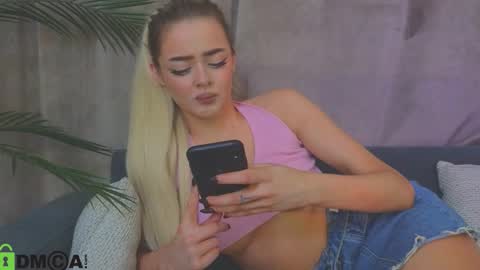 Anna online show from November 2025 02:51:01 PM