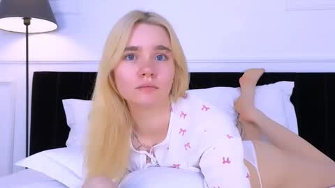 Snapshot of annabellelu chatting on November 2025 08:14:02 AM AnnaBelle online show from November 2025 08:14:02 AM