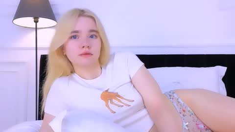 Snapshot of annabellelu chatting on November 2025 02:32:01 AM AnnaBelle online show from November 2025 02:32:01 AM