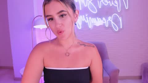 Anna Brooks  online show from January 2025 02:00:02 AM