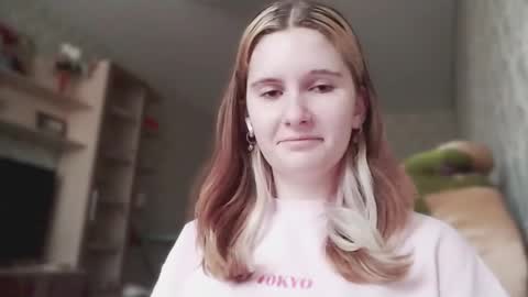 Snapshot of annabroun chatting on October 2025 12:50:02 PM Aliia online show from October 2025 12:50:02 PM