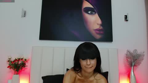 Snapshot of annaros_ chatting on December 2024 05:58:02 PM AnnaRos online show from December 2024 05:58:02 PM