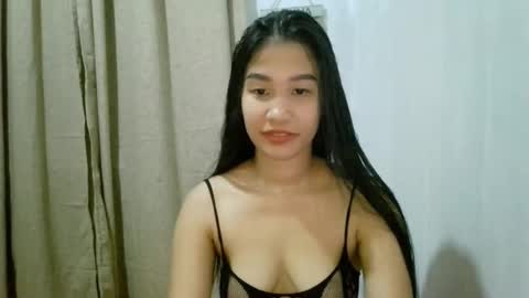 Riane online show from November 2025 09:54:02 AM