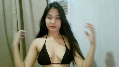 Riane online show from December 2025 02:37:01 PM