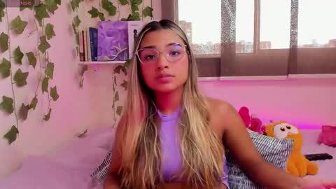 Anne online show from February 2025 09:58:01 PM