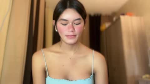 Snapshot of annedee_ chatting on December 2024 07:49:02 PM Kim online show from December 2024 07:49:02 PM