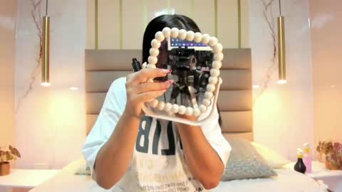 Snapshot of annedixie chatting on October 2025 03:04:02 AM Anne online show from October 2025 03:04:02 AM