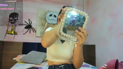 Snapshot of annedixie chatting on October 2025 03:08:01 AM Anne online show from October 2025 03:08:01 AM