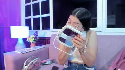 Snapshot of annedixie chatting on November 2025 03:06:01 AM Anne online show from November 2025 03:06:01 AM