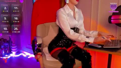 Annes online show from December 2025 05:20:01 PM