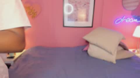 Snapshot of annia_dh chatting on October 2025 06:58:01 PM annia online show from October 2025 06:58:01 PM