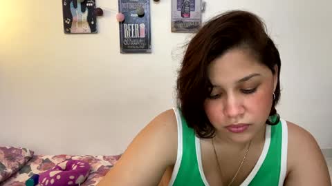 Snapshot of annie_catt_ chatting on December 2024 07:12:01 PM Annie online show from December 2024 07:12:01 PM