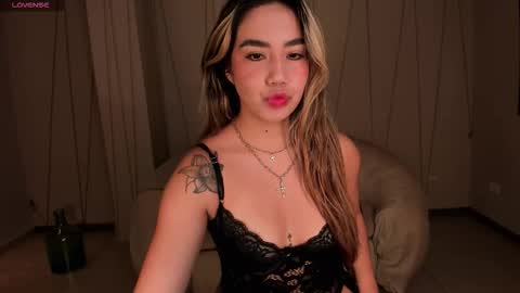 Annie Monroe online show from November 2025 11:31:01 AM