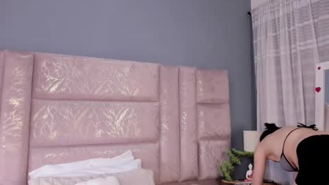 Snapshot of annienasty chatting on November 2025 12:05:01 PM Annie online show from November 2025 12:05:01 PM