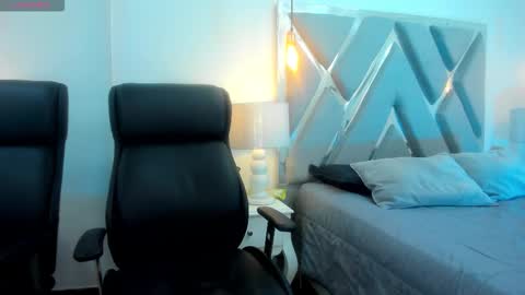 ANNIE  online show from October 2025 12:39:02 PM