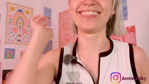 annietinky online show from March 2026 02:50:02 AM