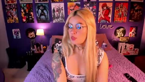 Snapshot of anny_cross chatting on April 2026 02:07:02 AM Paty online show from April 2026 02:07:02 AM
