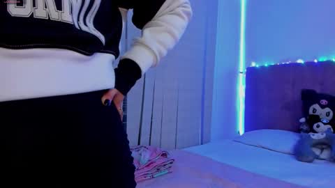 annybondie online show from February 2025 11:13:01 PM
