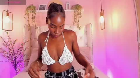 Snapshot of annyfiore chatting on December 2024 03:38:02 AM Anny online show from December 2024 03:38:02 AM