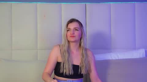 annyraii online show from November 2025 06:35:01 AM