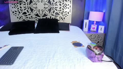 anthonelaDuque online show from January 2025 12:13:01 PM