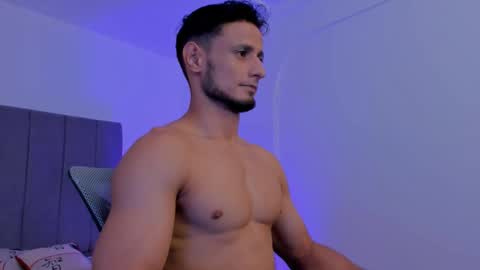 Adonys Creeb online show from December 2025 04:40:02 AM