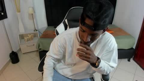       online show from November 2025 12:44:01 AM