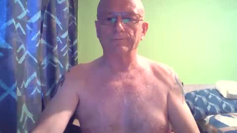 Snapshot of antmatt2025 chatting on October 2025 04:52:01 PM antmatt2025 online show from October 2025 04:52:01 PM