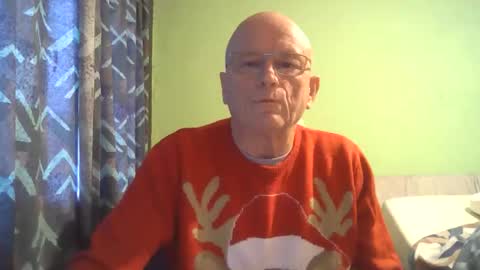 Snapshot of antmatt2025 chatting on December 2025 09:15:01 AM antmatt2025 online show from December 2025 09:15:01 AM