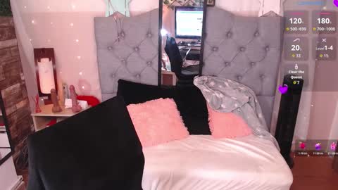 antolyh_c online show from December 2025 12:32:01 PM