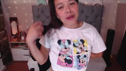 antolyh_c online show from December 2025 01:20:01 PM