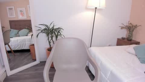 Antonella  online show from November 2025 02:06:02 PM