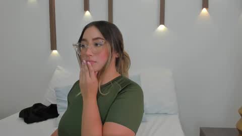 Snapshot of antonella_cutie_ chatting on January 2025 02:59:01 PM A N T O N E L L A online show from January 2025 02:59:01 PM