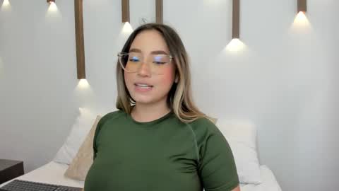Snapshot of antonella_cutie_ chatting on January 2025 06:14:01 PM A N T O N E L L A online show from January 2025 06:14:01 PM