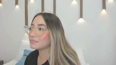 Snapshot of antonella_cutie_ chatting on February 2025 06:06:01 PM A N T O N E L L A online show from February 2025 06:06:01 PM