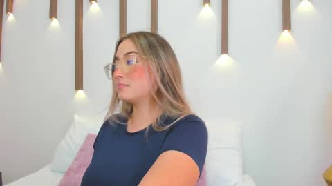 Snapshot of antonella_cutie_ chatting on February 2025 03:16:01 PM A N T O N E L L A online show from February 2025 03:16:01 PM