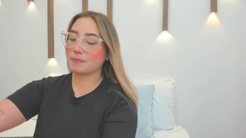 Snapshot of antonella_cutie_ chatting on February 2025 01:44:01 PM A N T O N E L L A online show from February 2025 01:44:01 PM