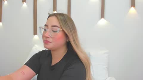 Snapshot of antonella_cutie_ chatting on February 2025 04:48:02 PM A N T O N E L L A online show from February 2025 04:48:02 PM