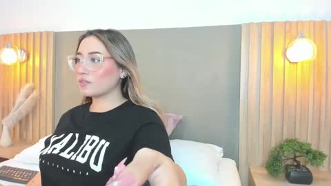 Snapshot of antonella_cutie_ chatting on March 2025 12:57:02 PM A N T O N E L L A online show from March 2025 12:57:02 PM