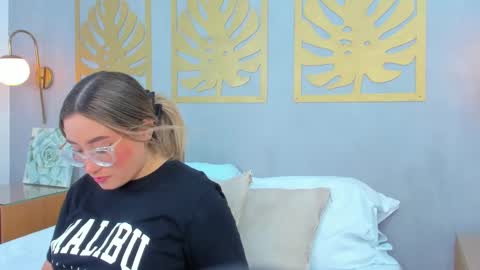 Snapshot of antonella_cutie_ chatting on March 2025 07:28:02 PM A N T O N E L L A online show from March 2025 07:28:02 PM