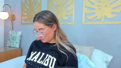 Snapshot of antonella_cutie_ chatting on March 2025 10:39:02 PM A N T O N E L L A online show from March 2025 10:39:02 PM